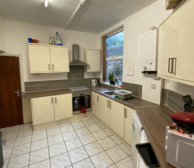6 bed house — Western Road, Crookesmoor