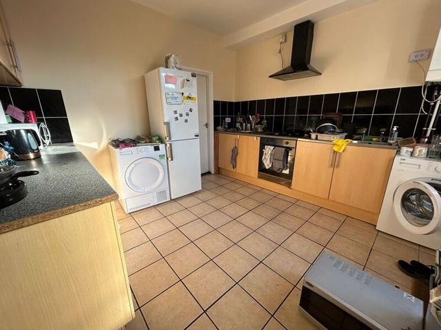 4 bed house — Bute Avenue, Lenton
