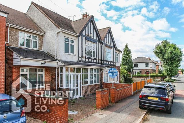 6 bed house — Abbey Road, Beeston