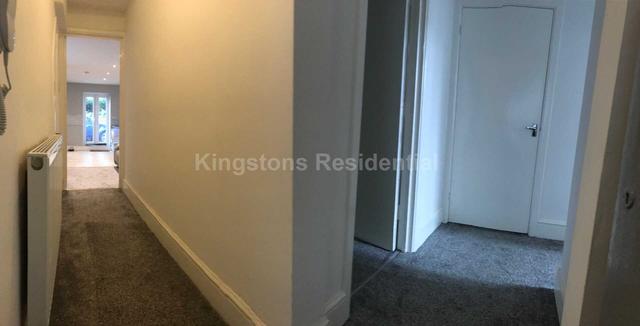3 bed apartment — Richmond Road Roath, Roath