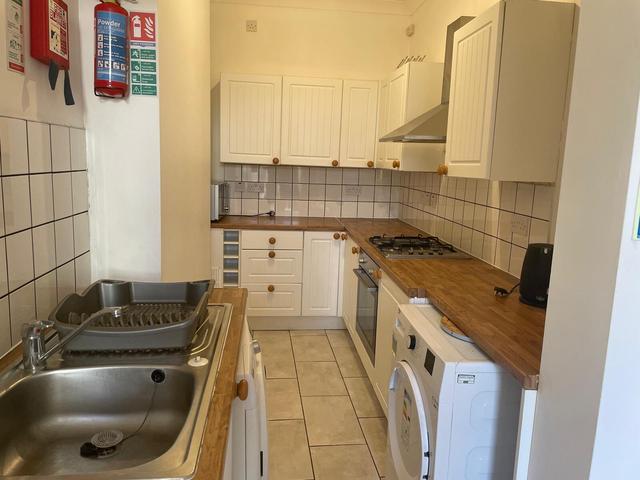 4 bed house — Gwydr Crescent Uplands, Uplands