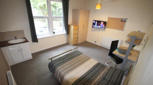 3 bed apartment — Ecclesall Road, Ecclesall