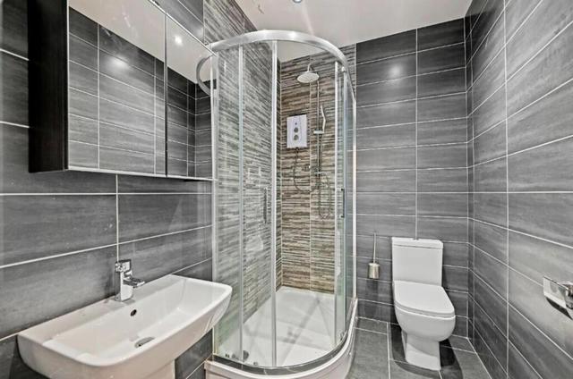 6 bed house — Cemetery Road, Sharrow