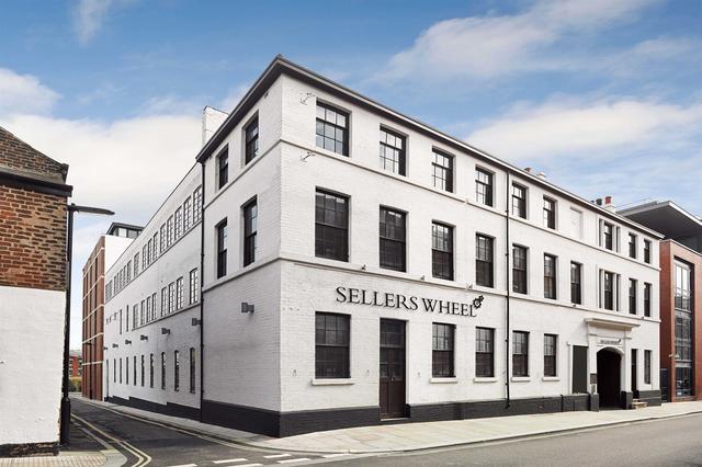 5 bed apartment — 108 Arundel Lane, City Centre