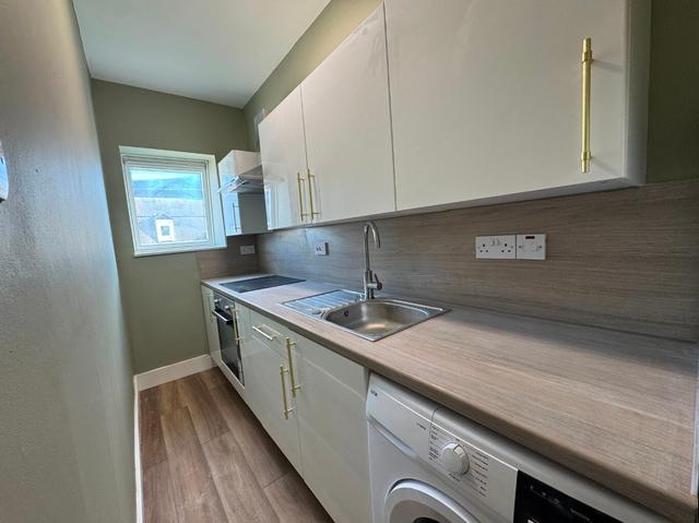1 bed apartment — Holburn Street, Tl, City Centre