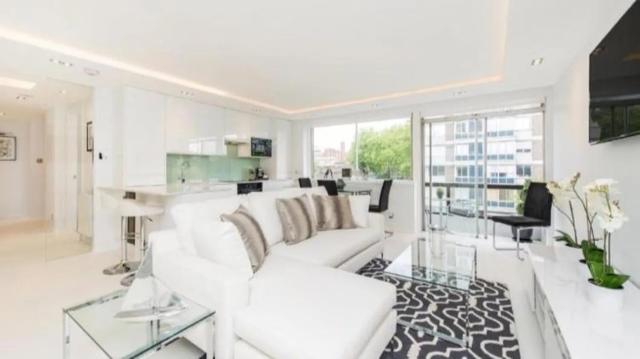 2 bed apartment — Cambridge Square, Paddington