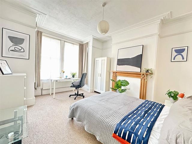6 bed house — Monks Road, Mount Pleasant