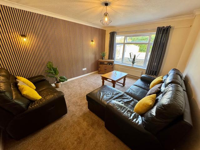 5 bed house — Jasmine Close Norfolk, North & West Earlham