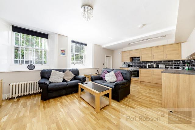 3 bed house — Framlington Place, City Centre
