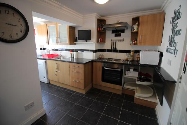 3 bed house — Crwys Place, Roath