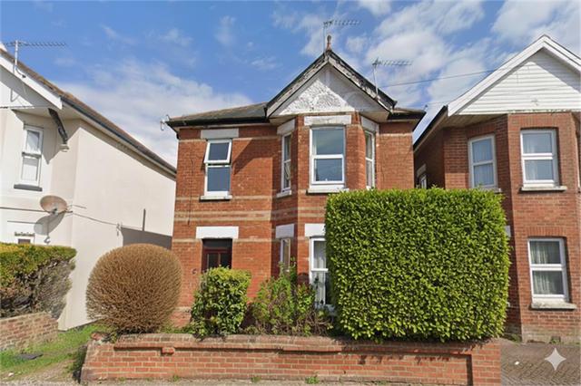 4 bed house — Highfield Road, Ensbury Park