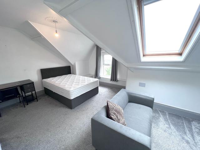 1 bed apartment — Montpelier Terrace, City Centre