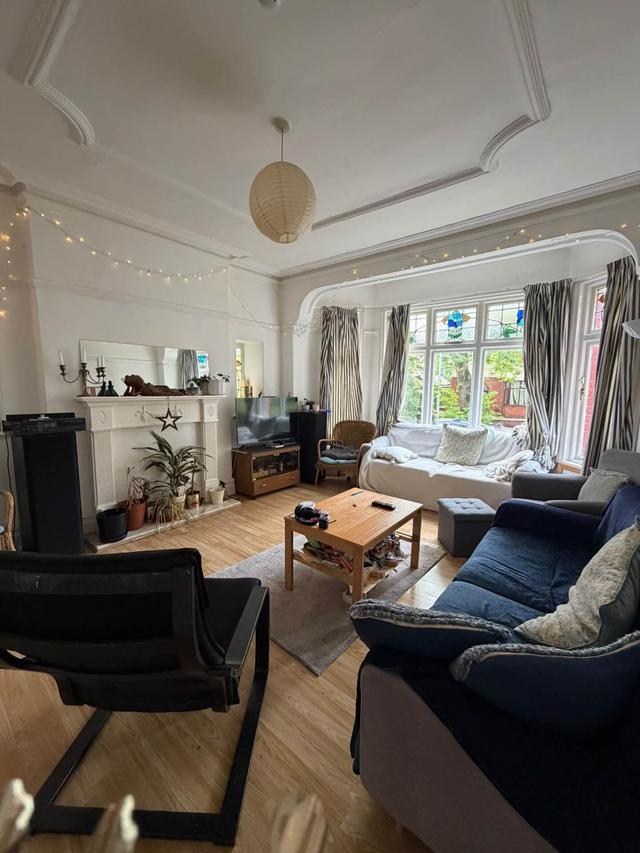 6 bed house — Danes Road, Rusholme