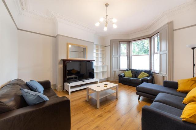 7 bed house — Osborne Avenue, Jesmond