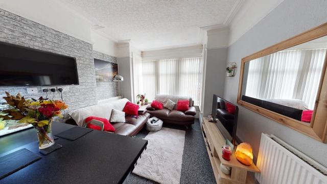 2 bed house — 1 83 Headingley Mount, Headingley