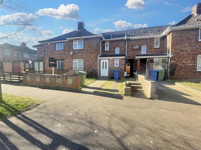 4 bed house — Wycliffe Road, Eaton