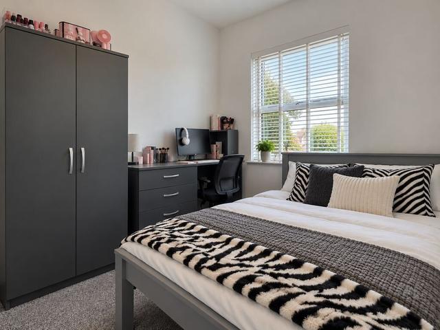 6 bed house — Greenfield Street, Dunkirk
