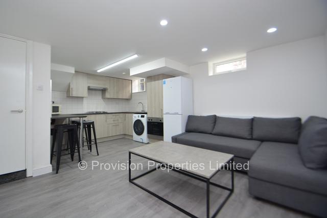 3 bed house — Harold Mount Leeds, Hyde Park