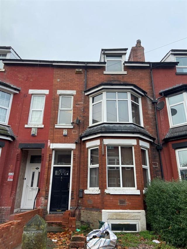 7 bed house — Booth Avenue, Fallowfield