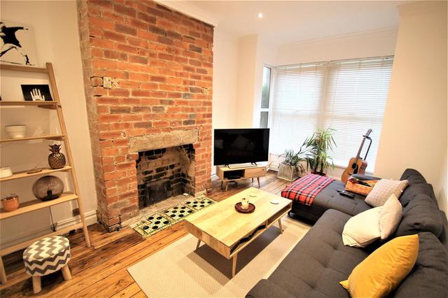 4 bed house — Meanwood Road, Meanwood
