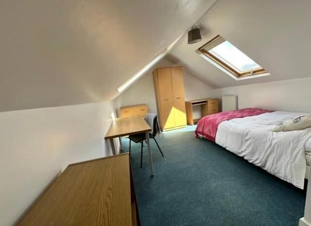 8 bed house — Marlborough Road Brynmill, Brynmill