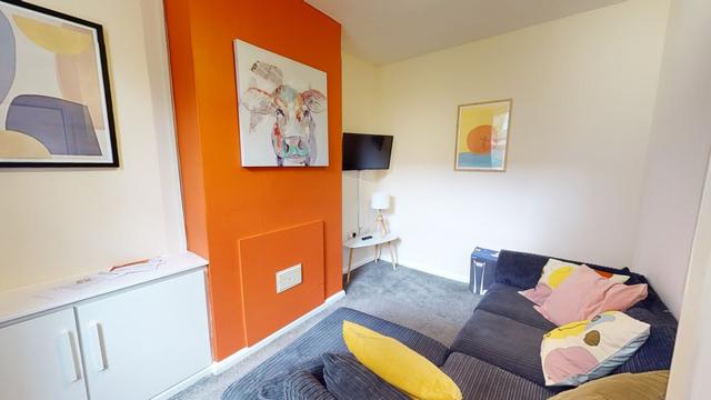 4 bed house — Waterloo Promenade, Radford