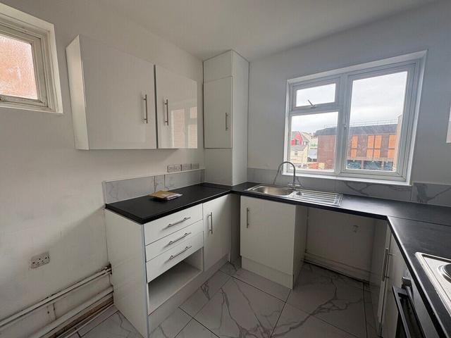 4 bed apartment — Palmerston Road, Southsea