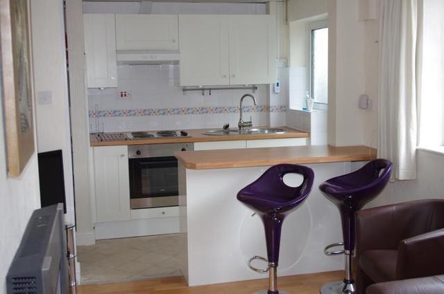 5 bed house — Cadleigh Gardens, Harborne