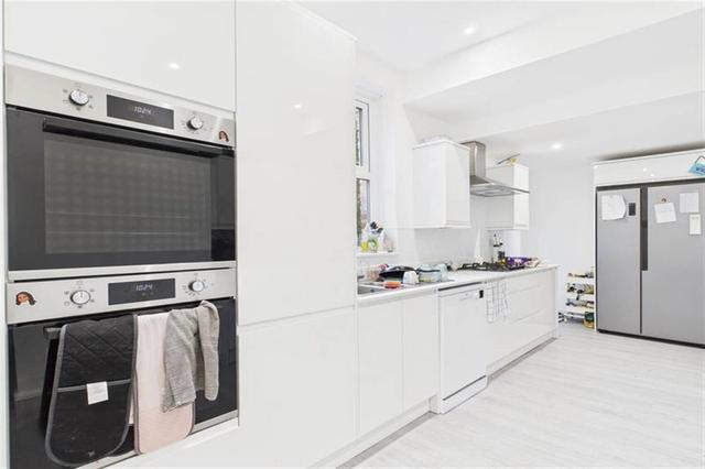8 bed house — Manor House Road, Jesmond