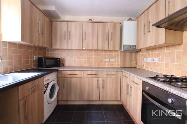 4 bed house — Highfield Lane, Highfield