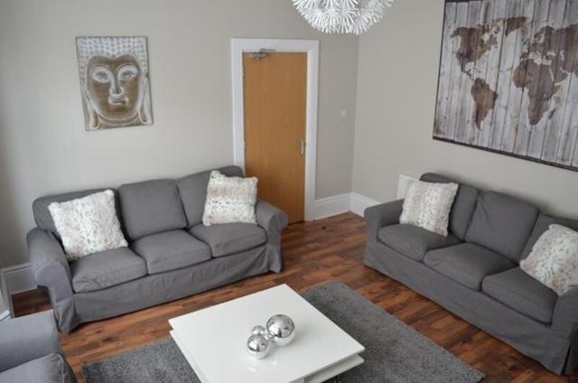 9 bed house — Simonside Terrace, Heaton