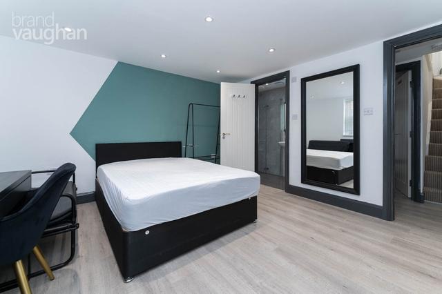 5 bed house — George Street, City Centre