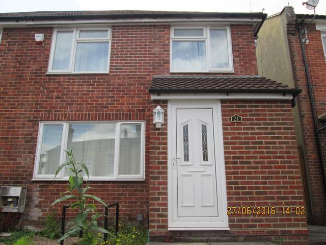 5 bed house — Earls Road, Portswood