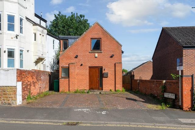 4 bed house — Raleigh Street, Arboretum