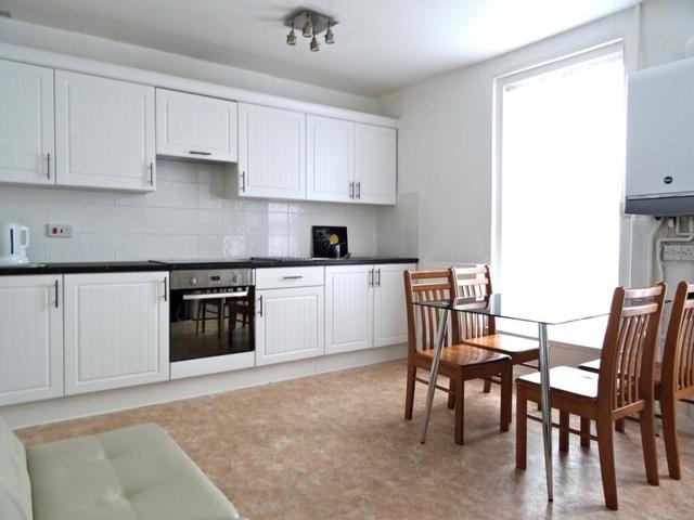 5 bed house — Well Street, City Centre