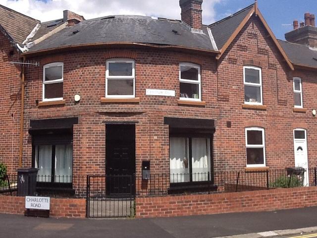 1 bed apartment — Charlotte Road, City Centre