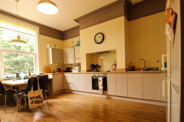 6 bed house — Buckingham Mount, Hyde Park