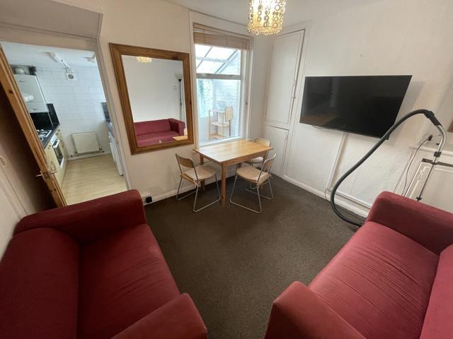3 bed house — 62, City Centre