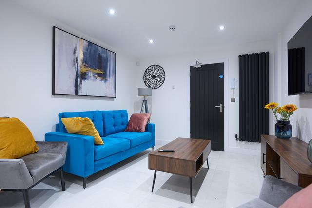 6 bed house — Beevor Street, High Street