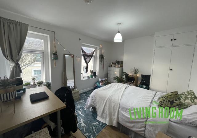 3 bed house — Rhymney Street, Cathays