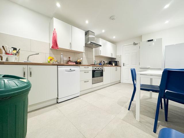 5 bed house — Orbit Street, Adamsdown