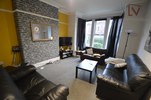 6 bed house — Estcourt Terrace, Headingley