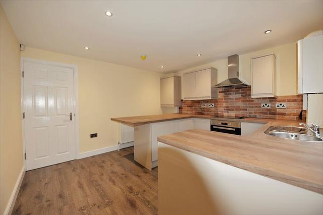 4 bed house — Welton Place, Hyde Park