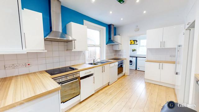 7 bed house — Archibald Road, City Centre