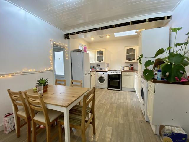 4 bed house — Thesiger Street, Cathays
