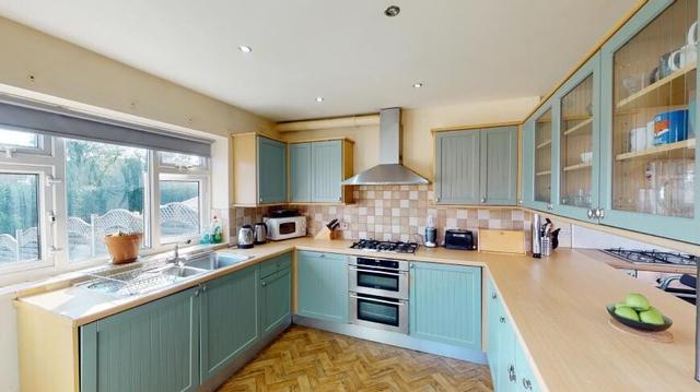 9 bed house — Wilkinson Street, Broomhill