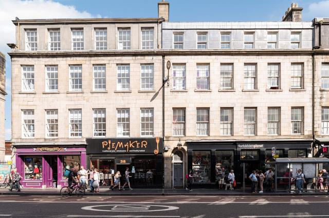 3 bed apartment — South Bridge, Old Town