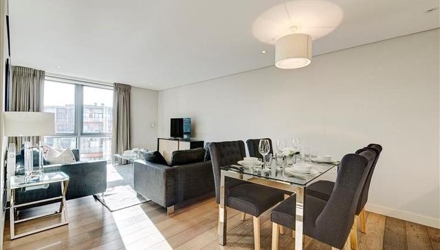 3 bed apartment — Merchant Square, Paddington