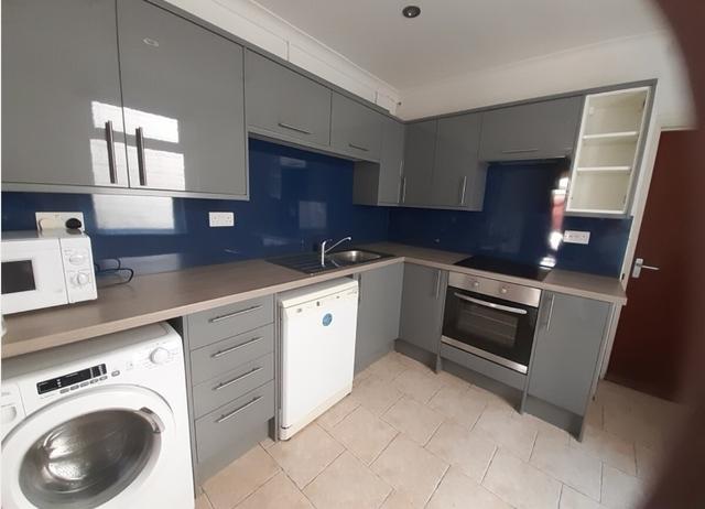 5 bed house — Kemble Street, Brynmill