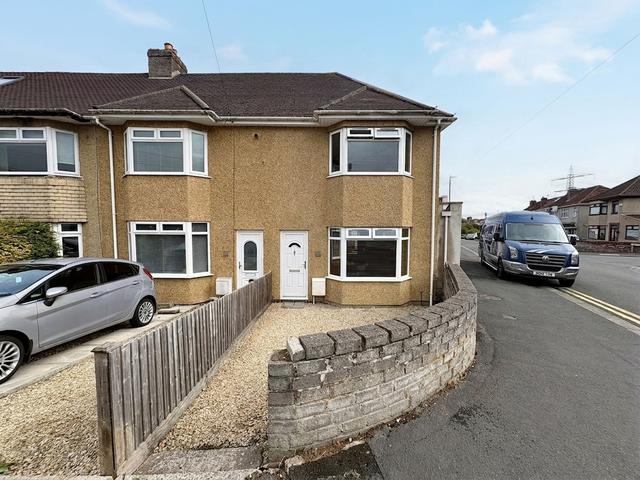 4 bed house — Mortimer Road, Filton
